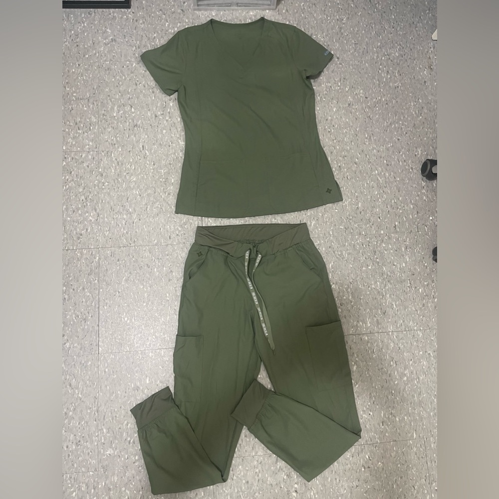 Med couture scrub set